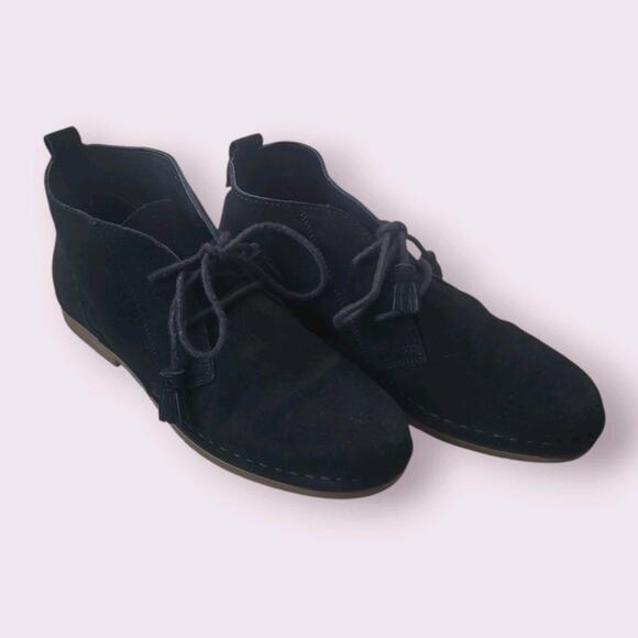 Tommy Bahama Black Suede Booties 8.5 – Fall Ready! EUC - Picture 1 of 8